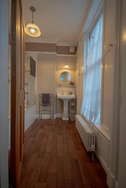 Forth Reflections Self Catering South Queensferry Eksteriør billede